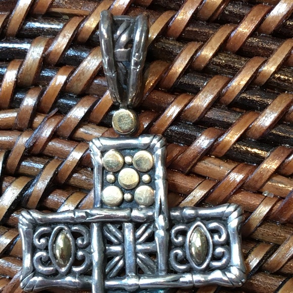 John Hardy Cross Pendant - Picture 4 of 6
